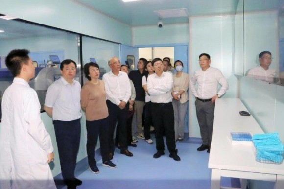 山东省细胞与基因治疗调研团到海南省干细胞工程中心进行考察调研