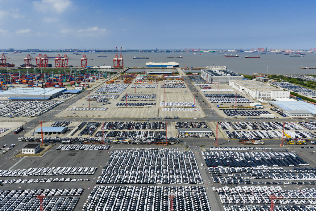 两会申聚焦｜从5万亿之城到全球创新高地，上海乘势而上