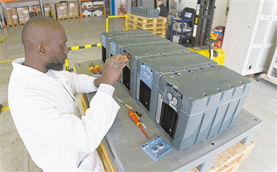 寻求独立之路 提振工业竞争力：300亿欧元打造“法国2030”能否实现？