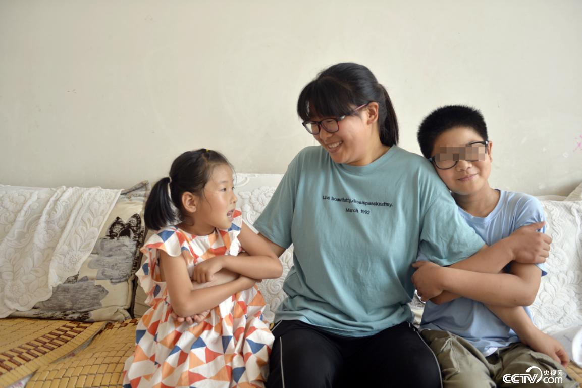 燕郊女骑手：为了患白血病的孩子，妈妈快跑