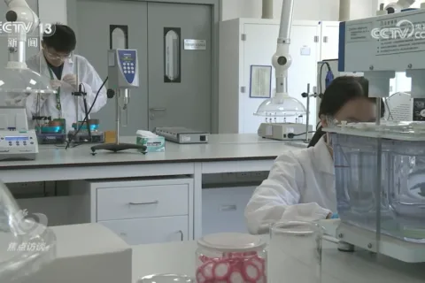 焦点访谈｜医保商保“双目录”发布，老百姓看得起病的“双保险”来了