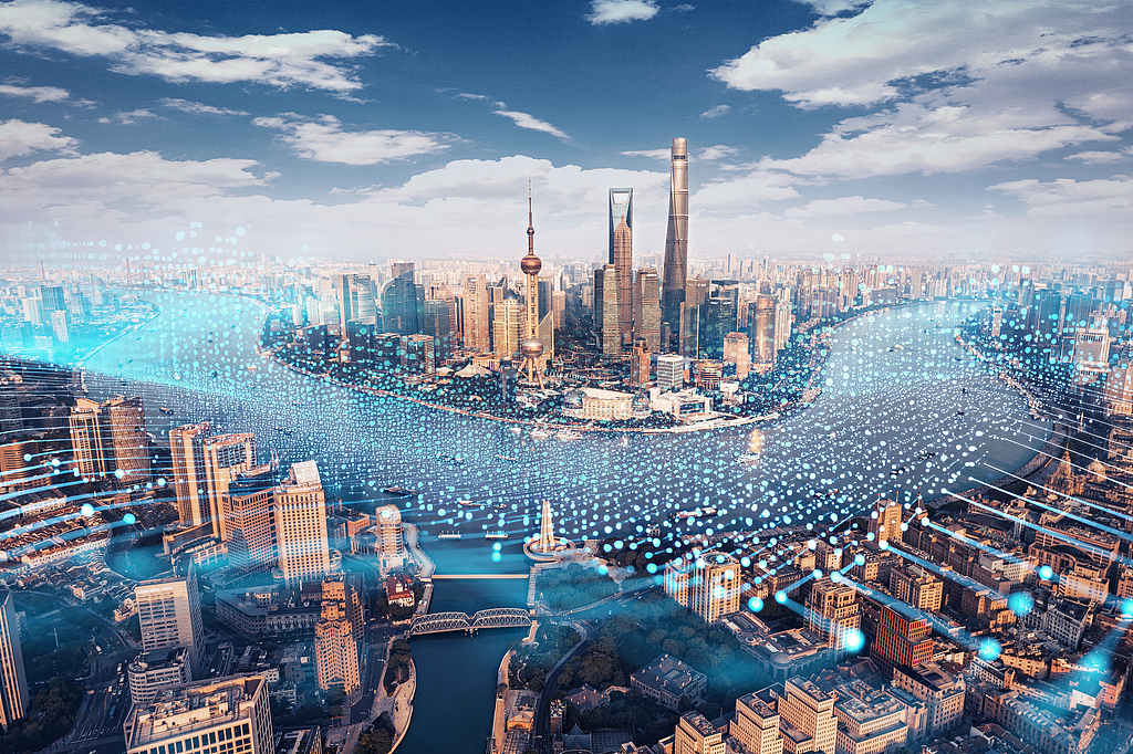 两会申聚焦｜从5万亿之城到全球创新高地，上海乘势而上