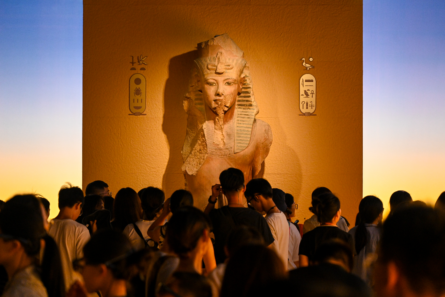 两会申聚焦｜从5万亿之城到全球创新高地，上海乘势而上