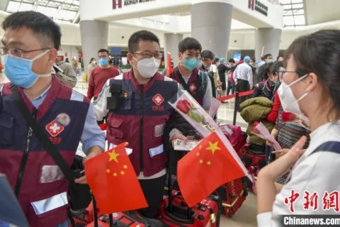 “荆楚万里真吾乡！”海南省第四批援鄂医疗队奔向湖北荆州